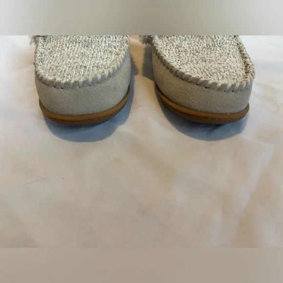 Minnetonka Women’s Suede/ Fur Lined Moccasins in Cream/Beige Sz 10 - Picture 3 of 9